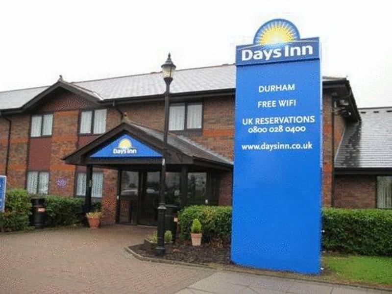 Super 8 By Wyndham Durham Hotel Exterior foto