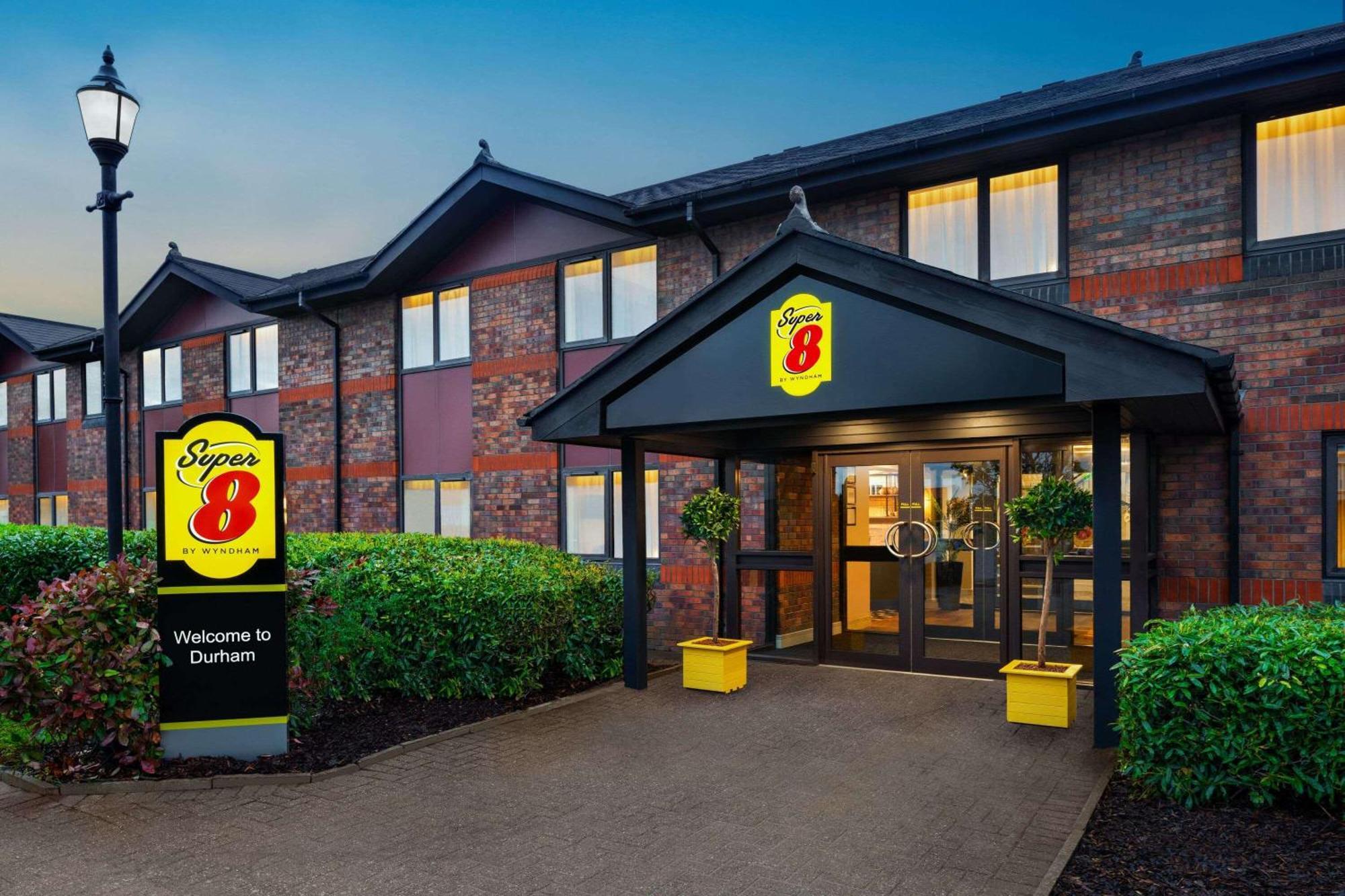 Super 8 By Wyndham Durham Hotel Exterior foto